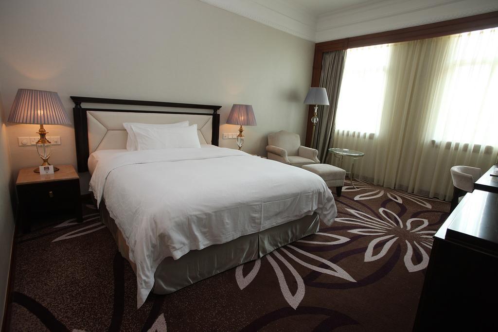 Foshan Fontainebleau Hotel Стая снимка